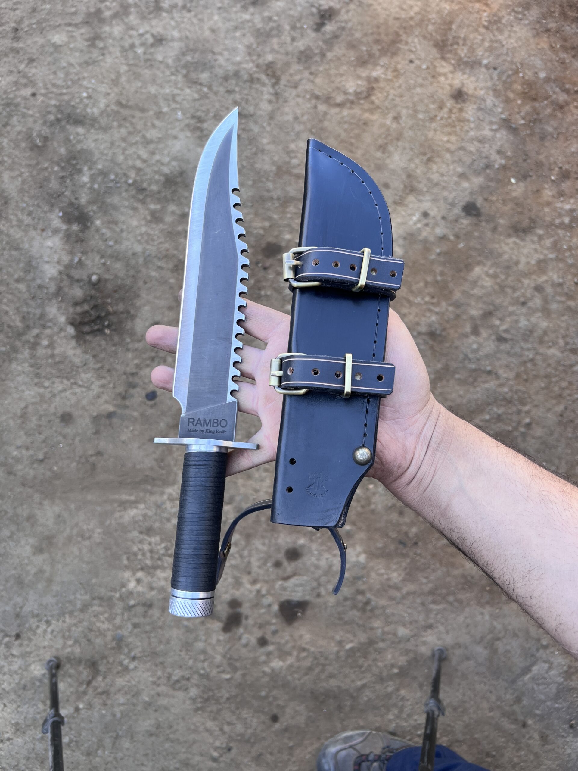 کارد بقا رمبو (Rambo Survival Knife)